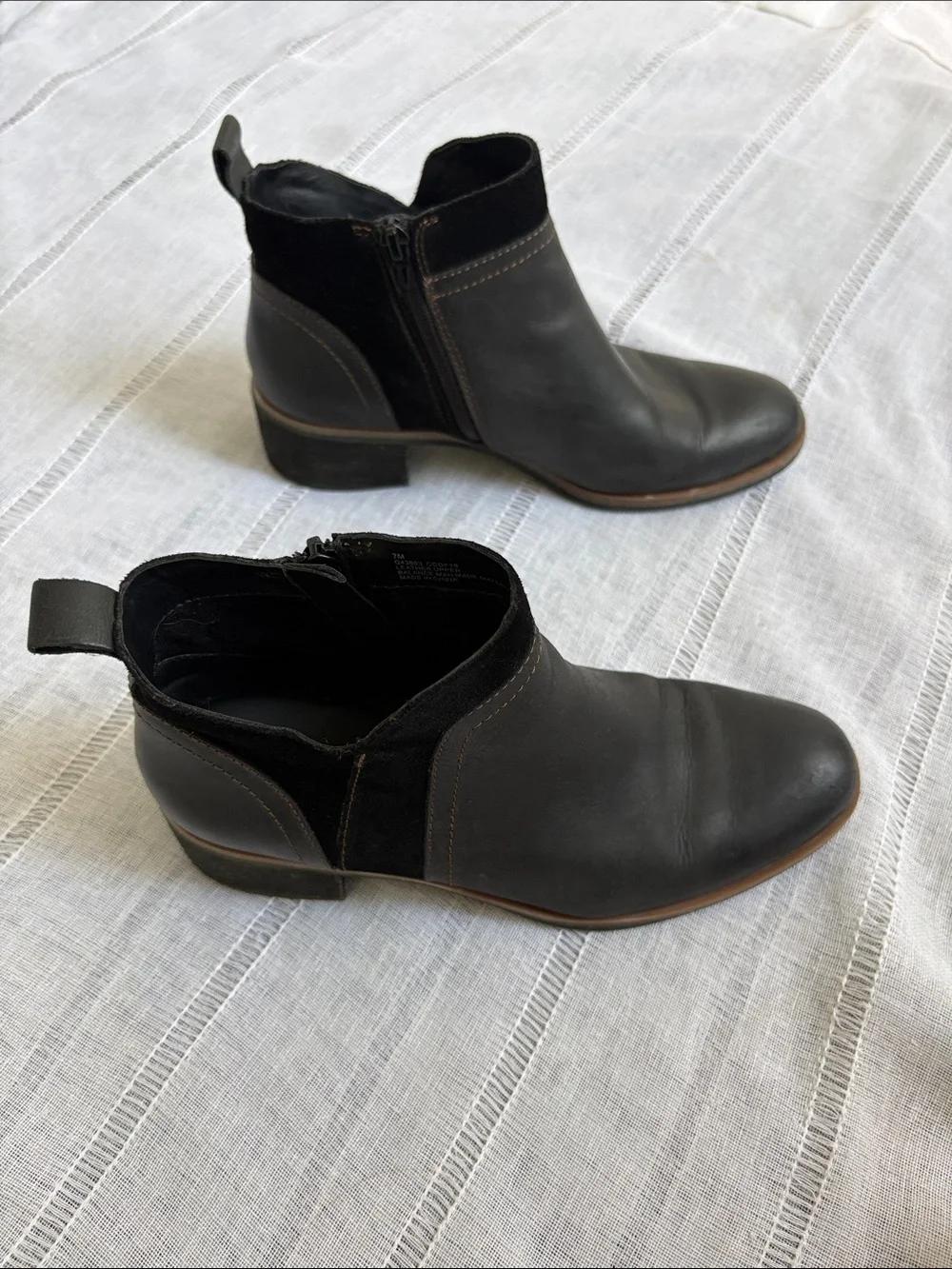 Korks Black Leather and Suede Ankle Booties